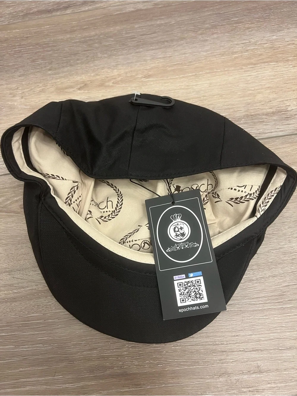 Men's Black Wool Flat Cap with Subtle Metal Accent